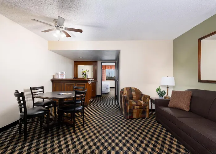 Mcm Elegante Suites Abilene