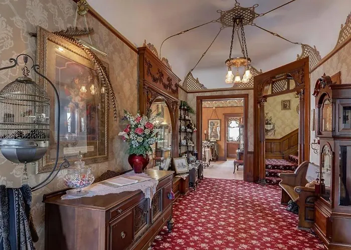 Schuster Mansion Bed & Breakfast