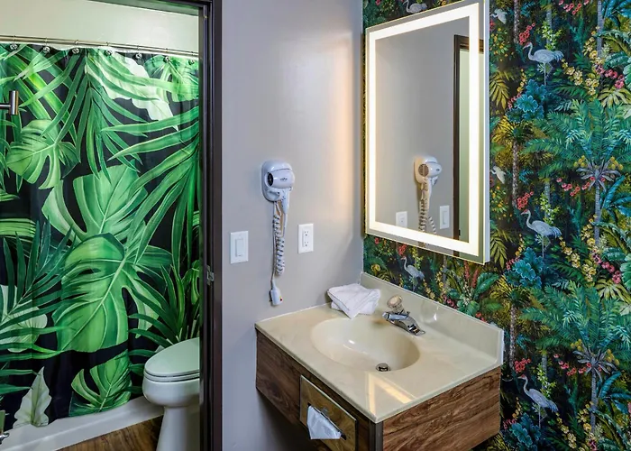 Hotel J Green Bay