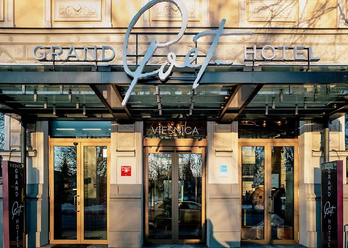 Grand Poet Hotel And Spa By Semarah