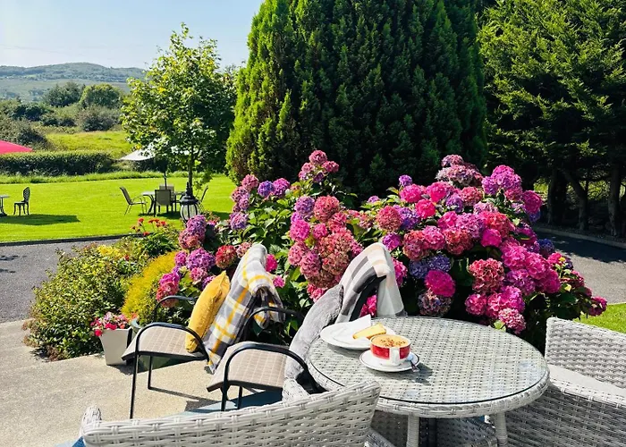 Hillcrest Farmhouse Bed & Breakfast