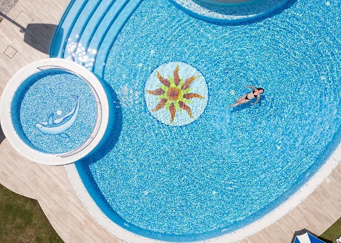 Hotel Jerry - Beachfront & Private Pool
