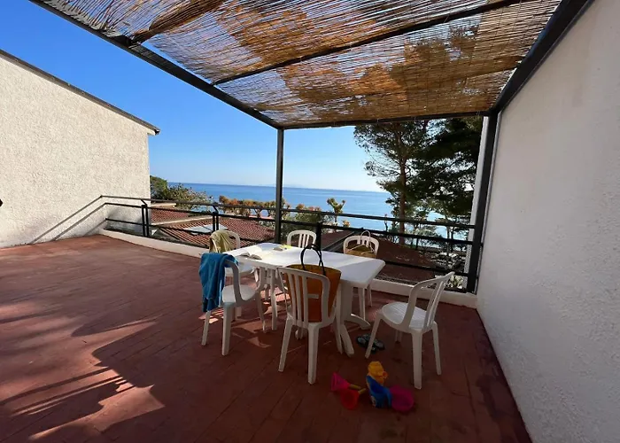 Testa Di Monaco - Basic Beach Accommodations