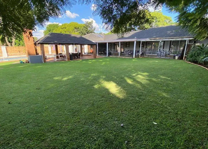 Schweezers Guest House