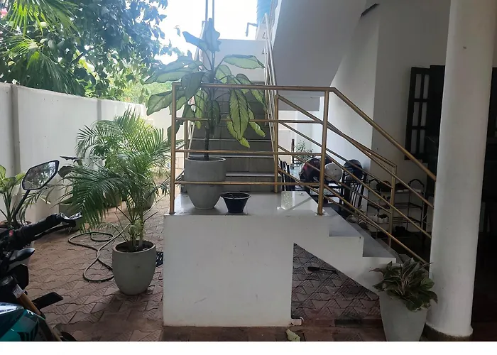 White Villa Hotel