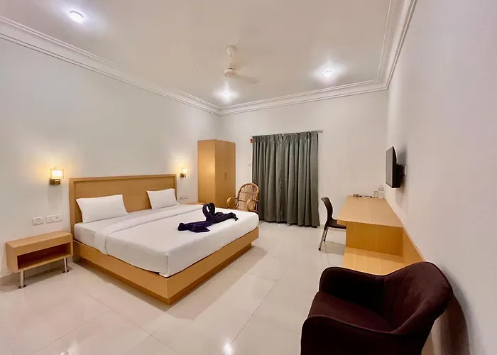 Morjim Sunset Hotel - 400 Meter To Morjim Beach