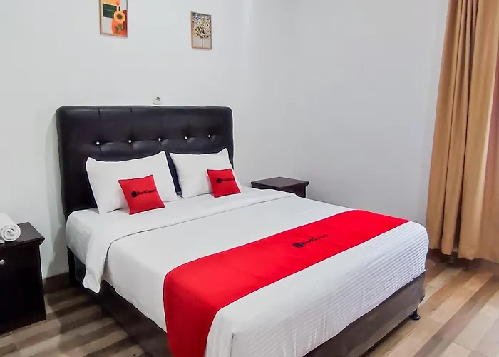 Reddoorz Plus Syariah At Rizano Homestay Batu Sangkar