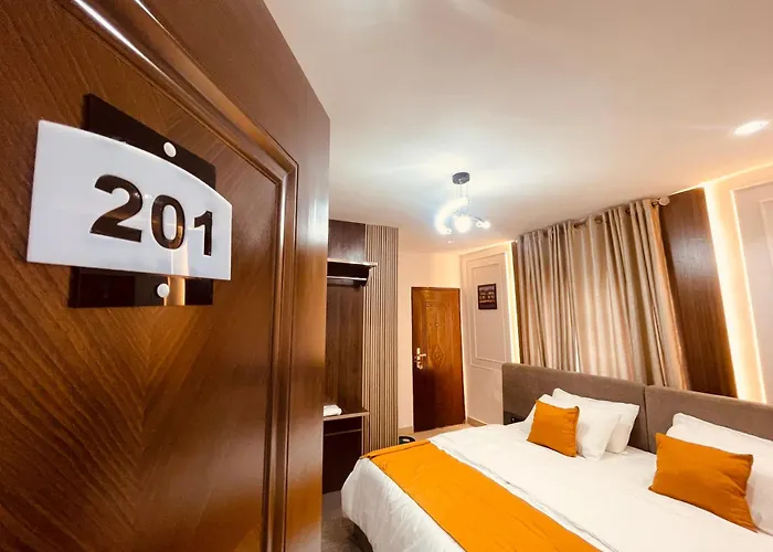 Tgh Gracies Hotel