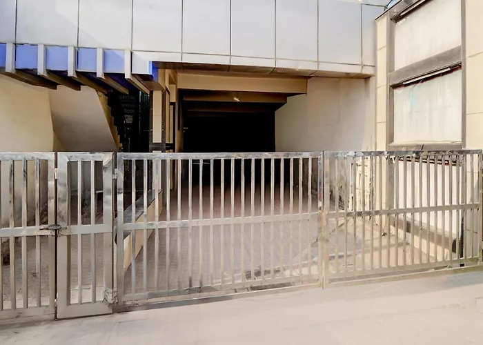 Collection O Vyara Railway Station Formerly Crystal Guest House
