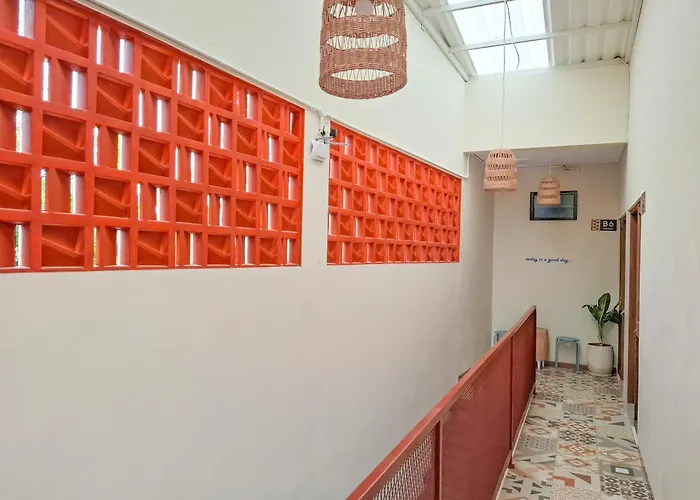Urbanview Terra Hotel Syariah Near Stasiun Sragen By Reddoorz