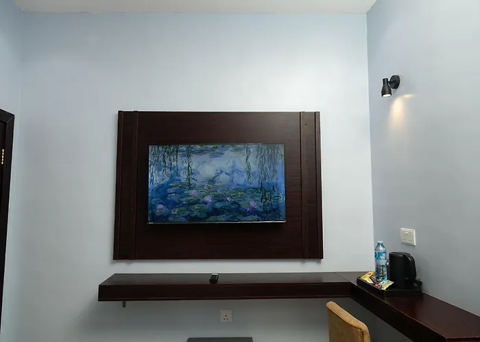 Kaashmeen Hotel & Suite