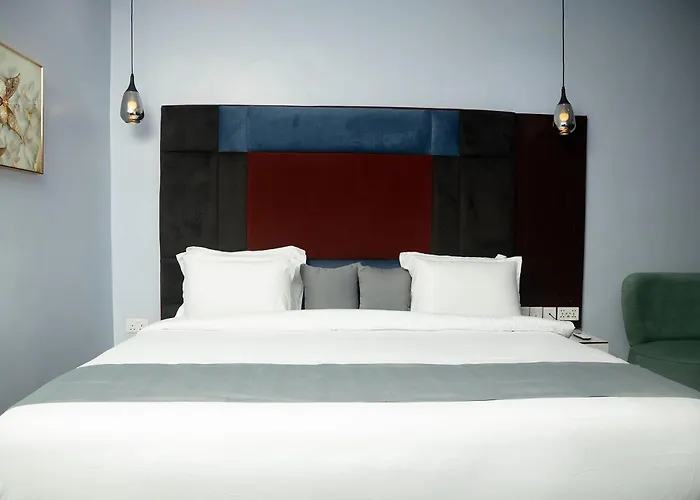 Kaashmeen Hotel & Suite