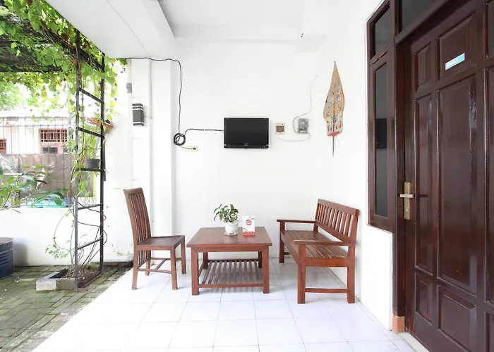 Oyo 95108 Nareswari Homestay Syariah