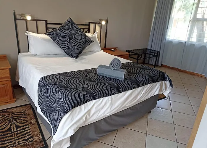 Ingwe Guest Lodge
