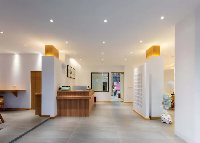 Shangri-La Jingyue Homestay