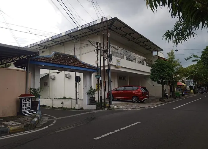 Oyo 95103 Madiun Dkost Syariah
