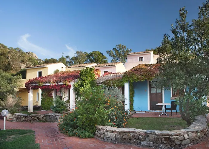 Hotel With Swimming Pool Near Baja Sardinia