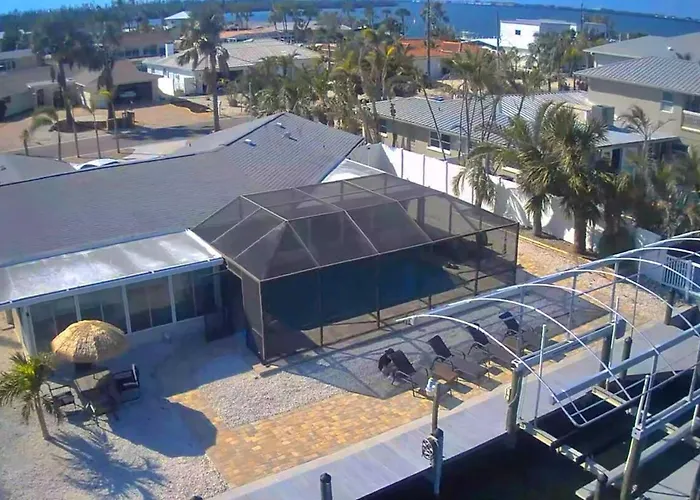 Open For Spring Break! Dockside Oasis On The Canal