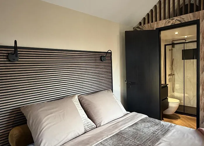 B&B Landslake II