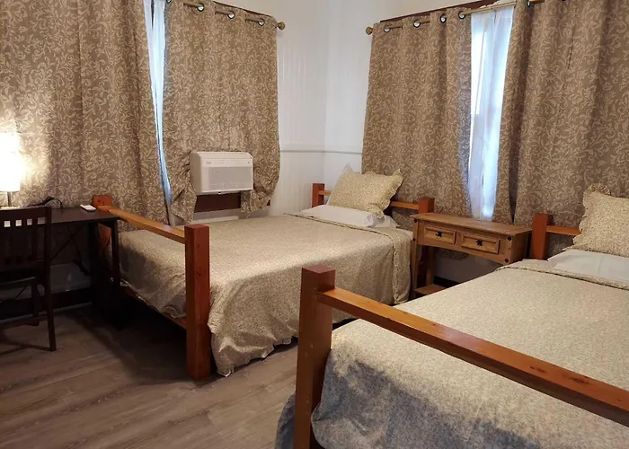 Kekuanaoa Homestead For Family Rooms
