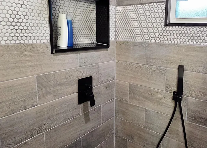 Toria Suites Condo 924