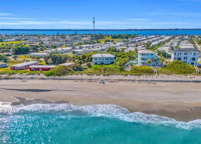 Oceanfront Escape - Private Beach Access - Game Room - Bikes - Surfboard