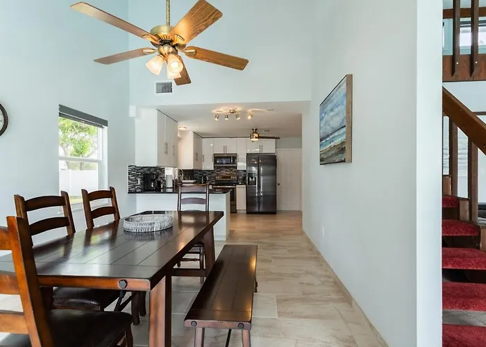 Beautiful Pool Home Minutes From Anna Maria Island