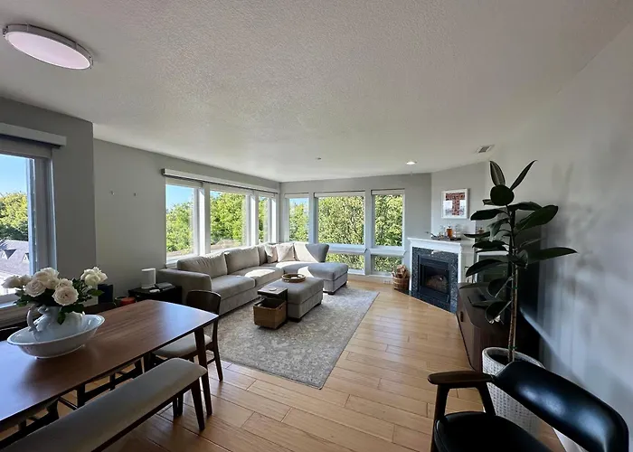 River Views 3Bd 2Ba Luxury Condo Along Columbia Waterfront Renaissance Trail