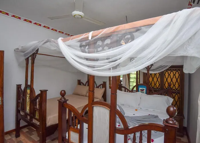 Mkungu House Private Villa