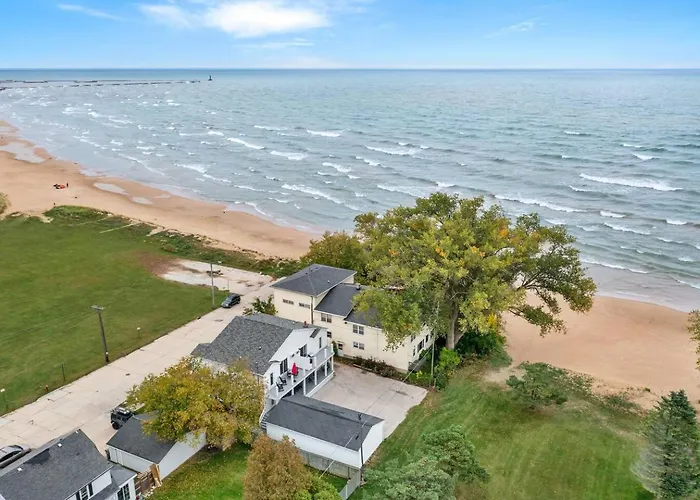 Beachside Condo W Stunning Lake Views