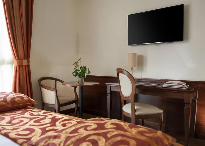 Hotel Athena