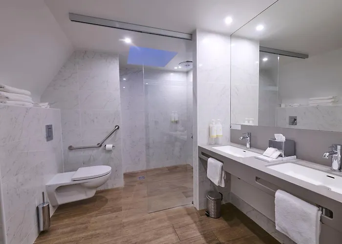 Maison Philippe Le Bon Hotel, Restaurant & Bar Le 19