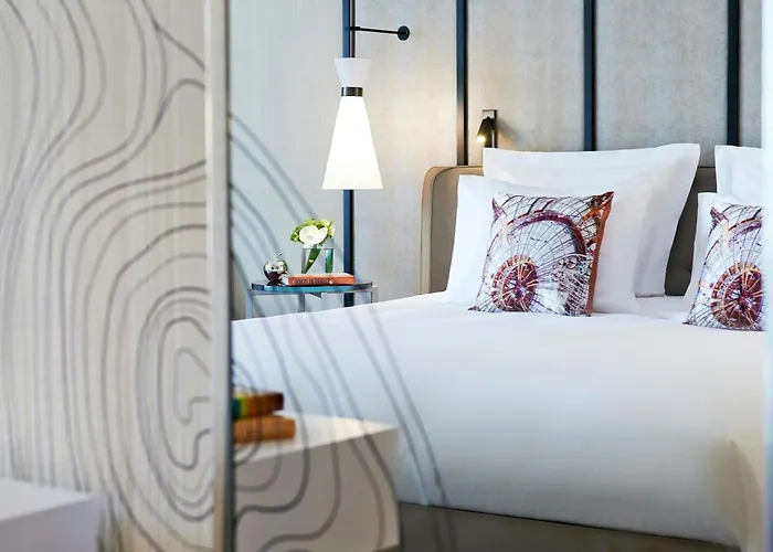 Renaissance Paris La Defense Hotel
