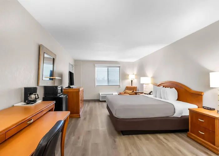 Quality Inn & Suites Lake Havasu City