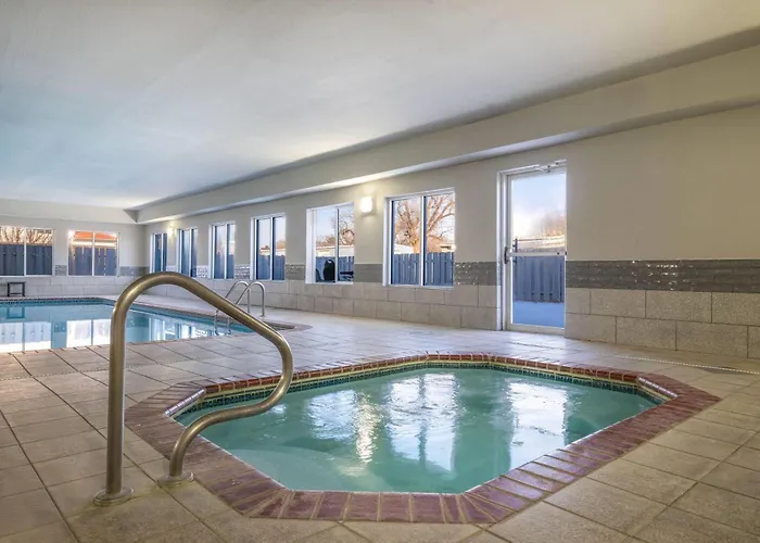 Days Inn By Wyndham Dodge City