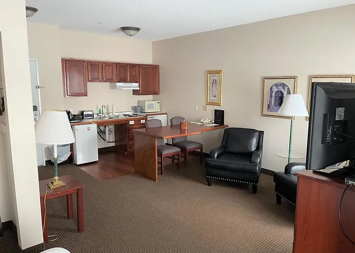 River Hills Hotel- Mankato