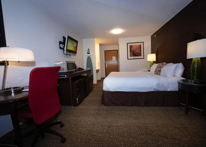 Alliance Hotel & Suites, A Howard Johnson By Wyndham