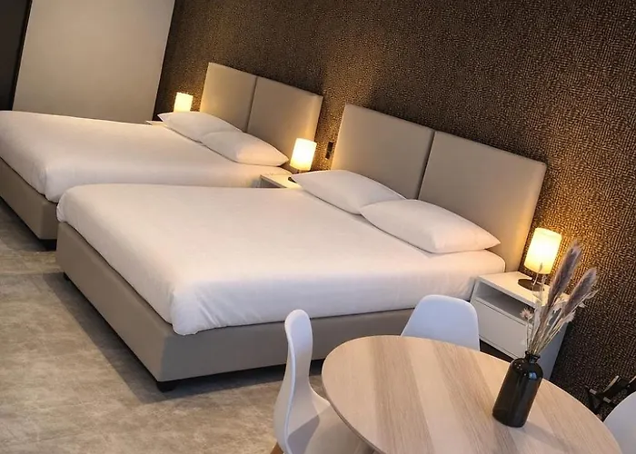 La Reine Hotel & Restaurant