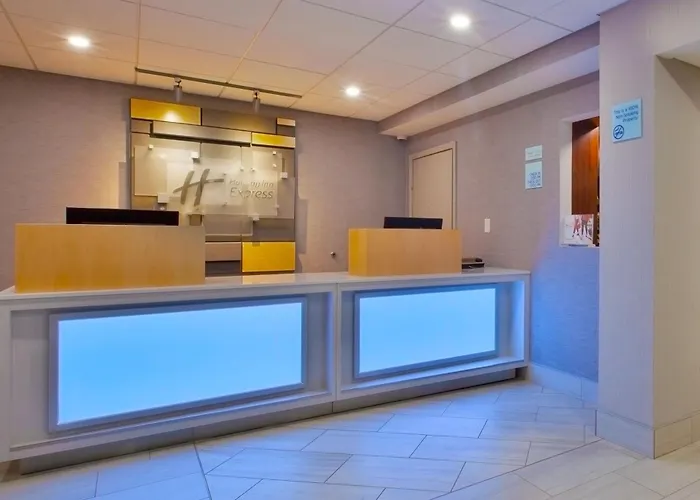 Holiday Inn Express Fairfax-Arlington Boulevard By Ihg