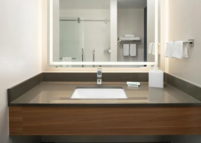 Fairfield Inn & Suites By Marriott Newark Liberty International Airport