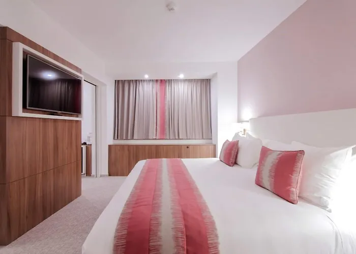 Ramada Plaza By Wyndham Craiova