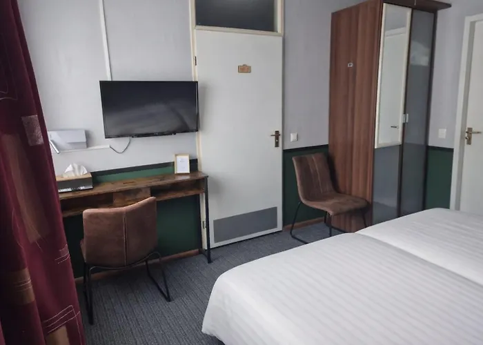 Hotel,Cafe,Biljart Pot