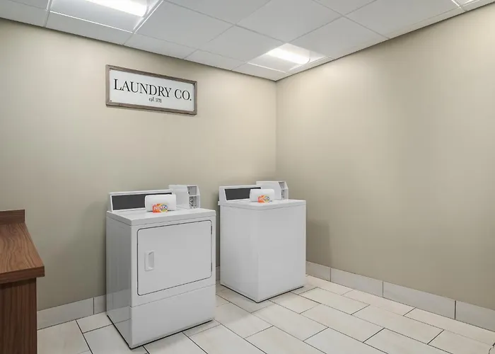 Holiday Inn Express Melbourne West By Ihg