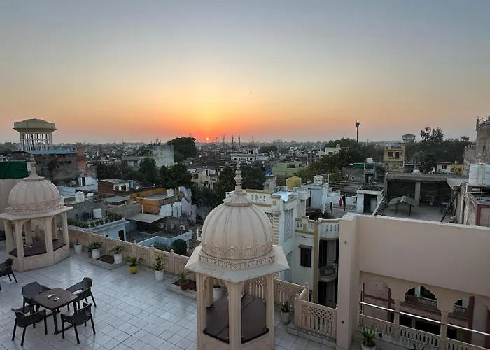 The Taj Vista Agra -Walking Distance To Taj Mahal