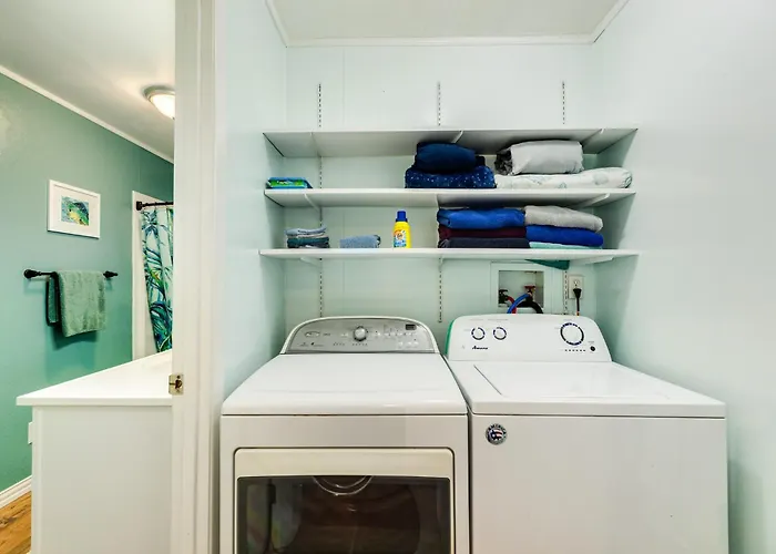 Walk To Ocean: Coastal Surfside Beach Bungalow!