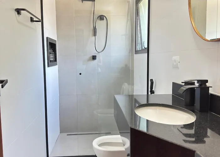 Palulu Flat Juquehy - O refúgio perfeito para casais e famílias - Área de Lazer com Piscina e Sauna - Garagem Subterrânea - Serviço de Praia
