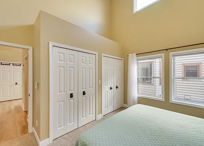 'Phoenix Nest' South Haven Condo: River View!