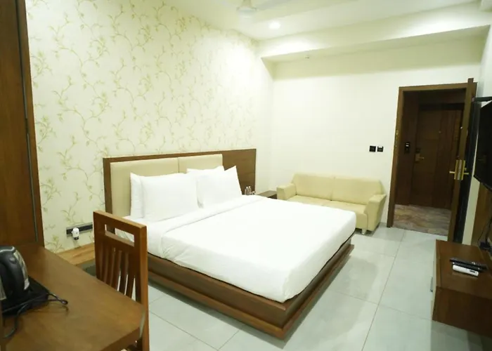 Pam Premium Hotel Vadodara
