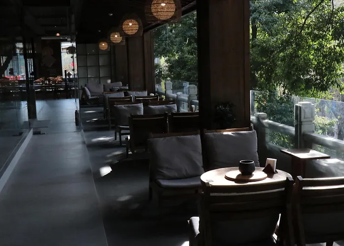 Shishe Spring Designer Homestay