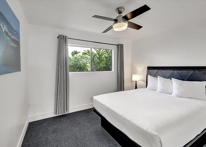 Oceanside Marina Suites - A Waterfront Hotel